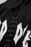 Tops de cuello con capucha de cadenas de patchwork con estampado de letras informales negras