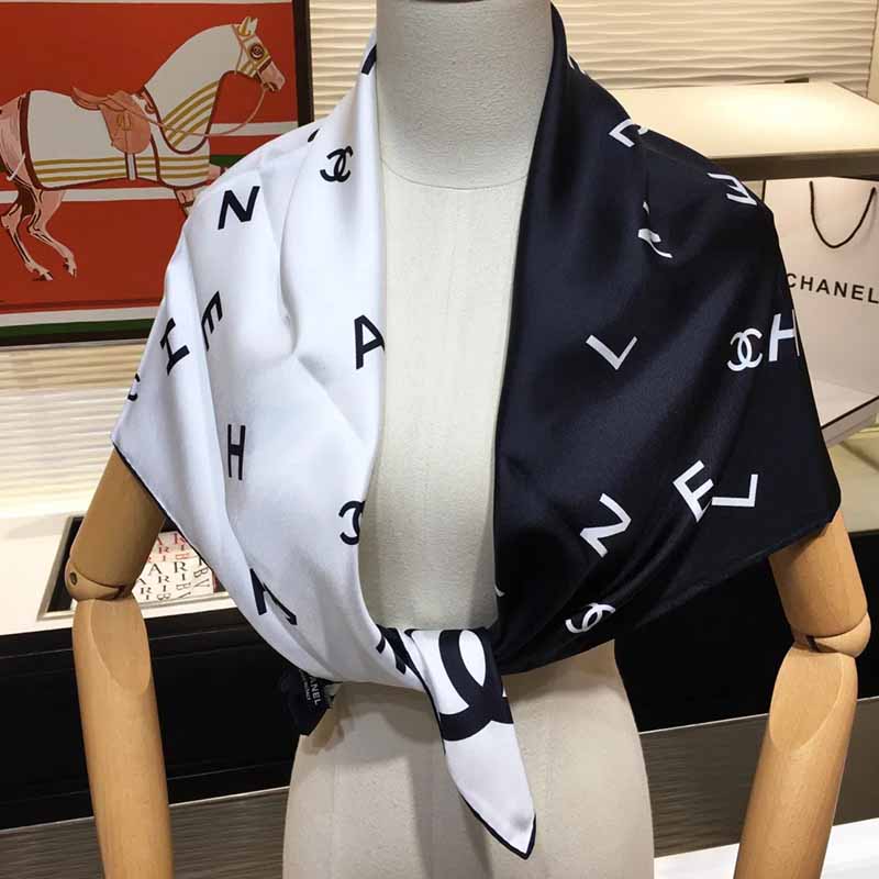 

Black And White Elegant Letter Patchwork Scarf