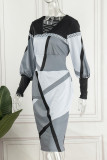 Серые повседневные платья с длинным рукавом и V-образным вырезом в стиле пэчворк с принтом