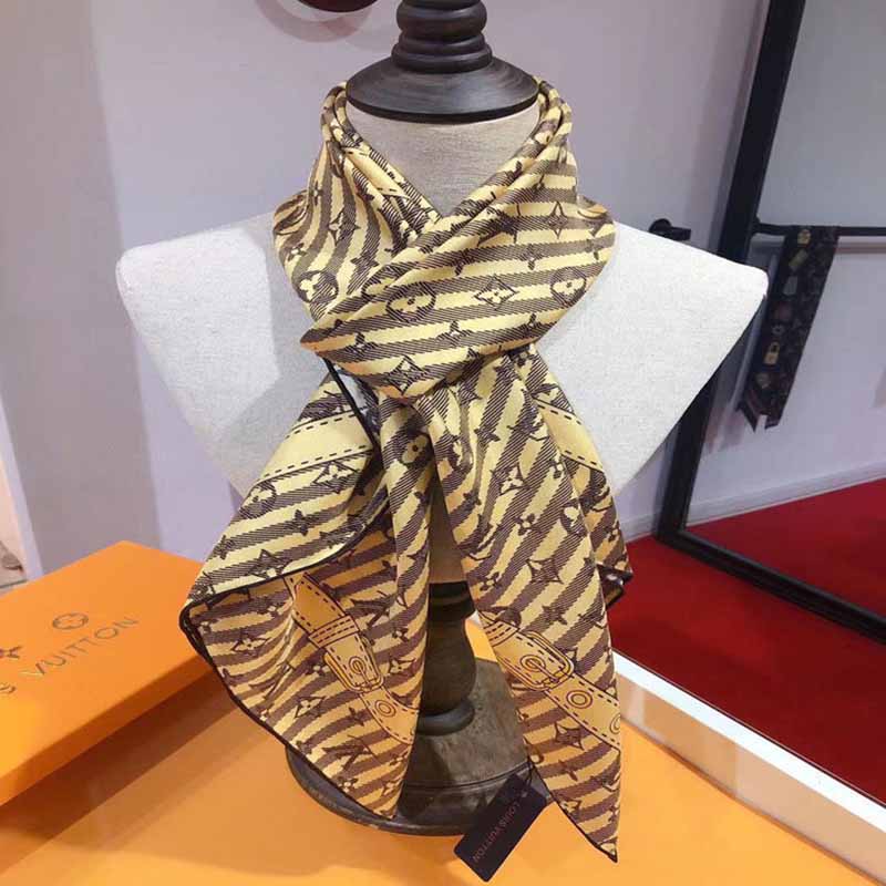 

Khaki Elegant Print Letter Scarf