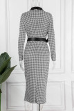 Vestidos de manga larga con cuello vuelto y patchwork con estampado informal en blanco polvo