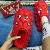 Roter, lässiger, runder Patchwork-Stil, der warme, bequeme Schuhe hält