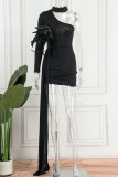 Negro sexy sólido patchwork plumas asimétrico cuello oblicuo lápiz falda vestidos