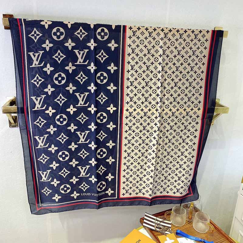 

Blue Vacation Print Patchwork Letter Scarf