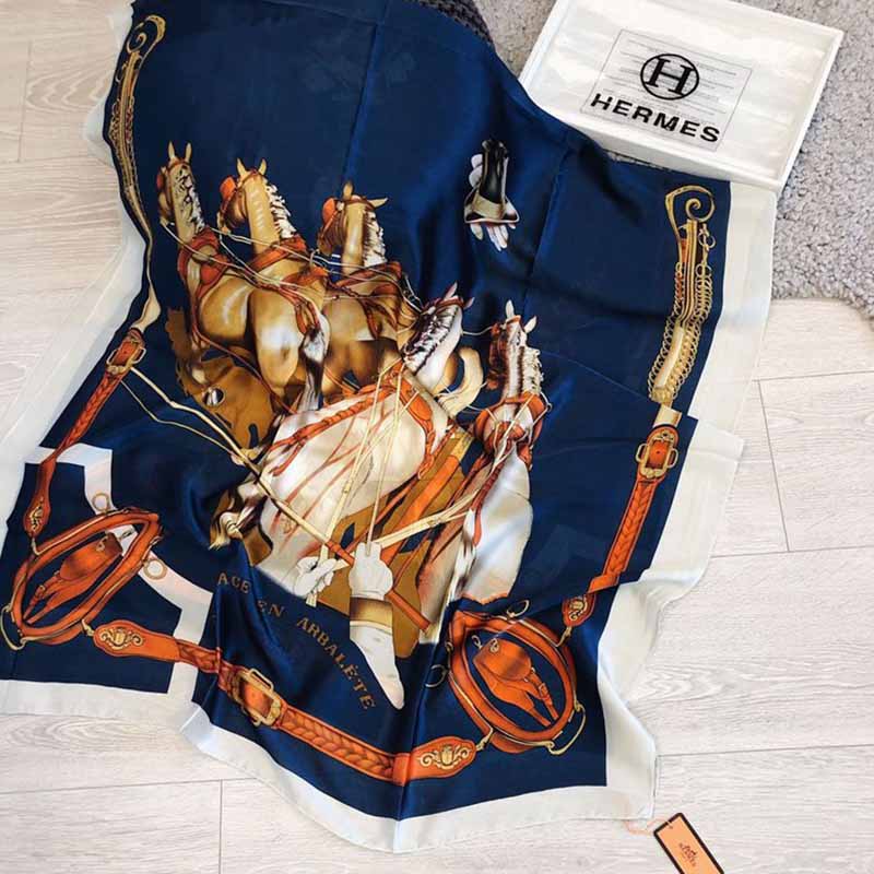 

Blue Vacation Print Letter Scarf