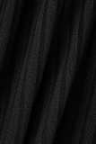 Robes de jupe crayon noires à col en V et boucle solide
