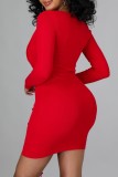Il solido sexy rosso ha scavato i vestiti lunghi dalla manica lunga del collare del quadrato del frenulo
