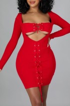 赤のセクシーな固体くり抜きフレニュラム スクエア カラー長袖ドレス