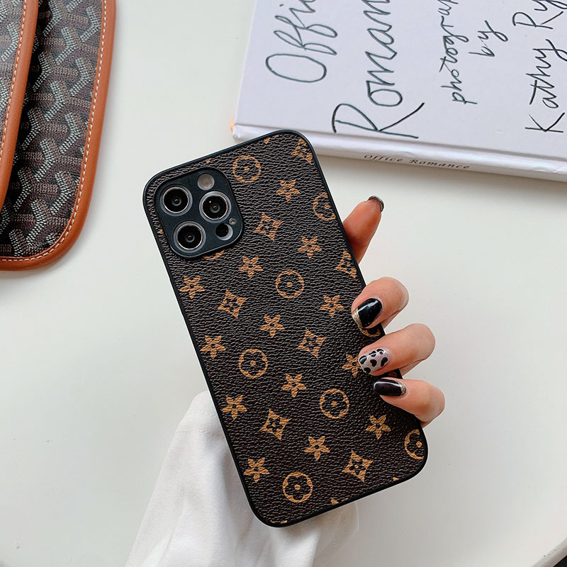 

Brown Fashion Street Print Patchwork Phone Case