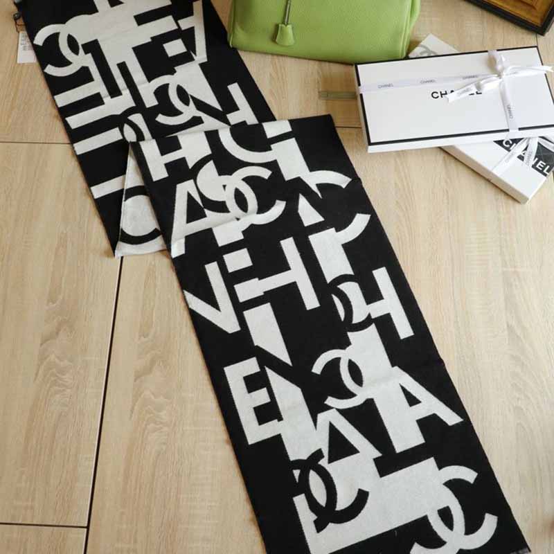 

Black And White Casual Geometric Tassel Patchwork Scarf