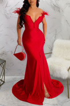 Vestiti solidi sexy rossi dal vestito da sera del collo a V delle piume della rappezzatura