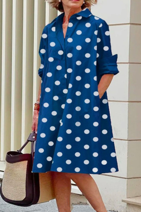 Синее повседневное платье-рубашка в горошек с принтом в стиле пэчворк и пряжкой с отложным воротником Платья Платья