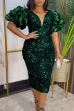 Vestido de noche con escote en V y pliegues de patchwork de lentejuelas sólidas elegantes de color verde tinta Vestidos