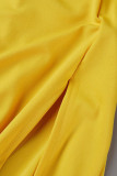 Vestiti solidi sexy gialli dal vestito da sera del collo a V delle piume della rappezzatura