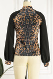 Top a collo alto con patchwork leopardato con stampa casual marrone