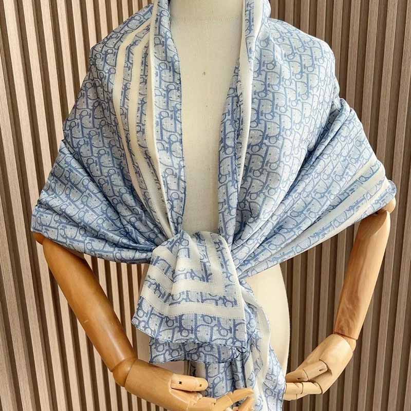 

Baby Blue Street Print Patchwork Letter Scarf