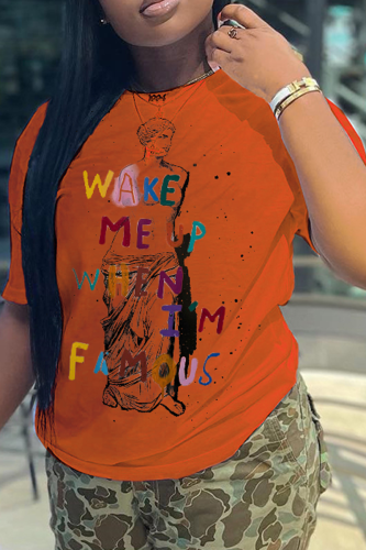 T-shirts à col en V et patchwork à imprimé rue orange