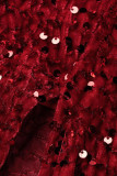 Rotes, elegantes, solides Pailletten-Patchwork-Faltkleid mit V-Ausschnitt