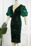 Чернильно-зеленое элегантное однотонное вечернее платье с блестками в стиле пэчворк и V-образным вырезом