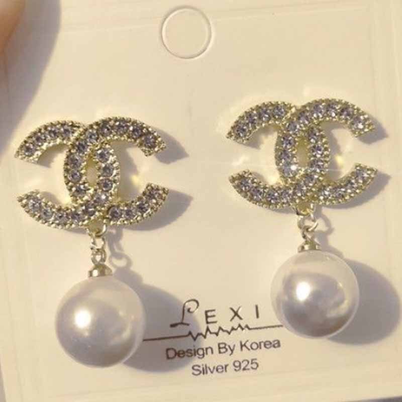 

Gold Elegant Letter Patchwork Pearl Earrings