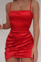 Vestidos de falda de un paso con correa de espagueti con pliegues de patchwork sólido sexy rojo