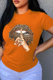T-shirt con scollo a V patchwork stampate labbra arancioni