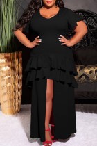 Schwarzes, lässiges, festes, kurzärmliges Kleid mit Schlitz und O-Ausschnitt in Übergröße