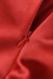 Robes de jupe une étape rouge sexy patchwork solide pli spaghetti sangle