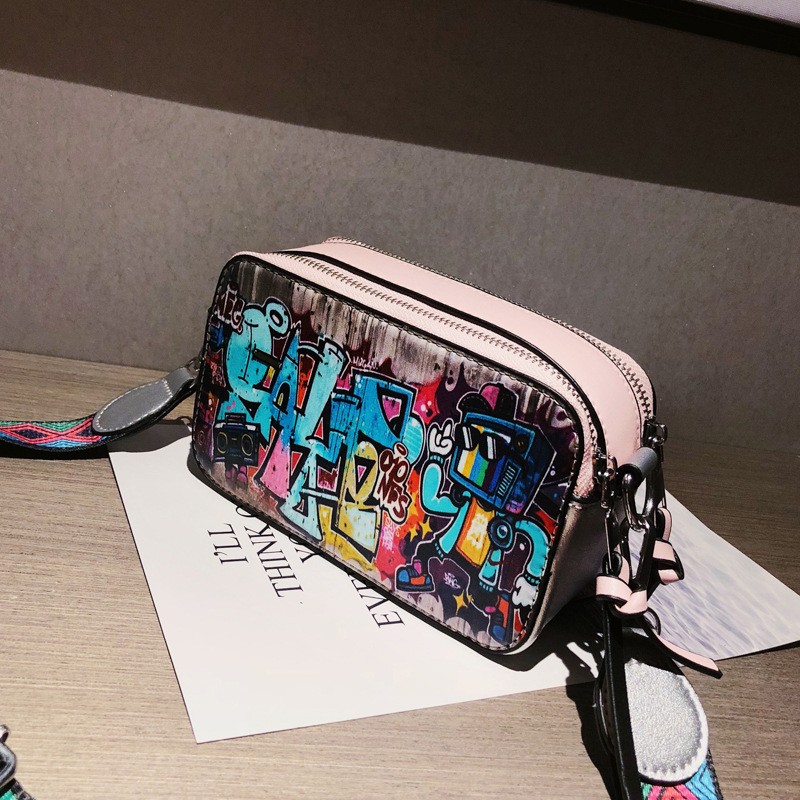 

Pink Casual Graffiti Patchwork Bags