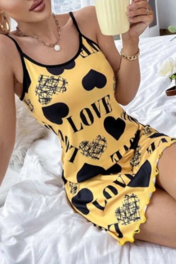 Gelbe rückenfreie Nachtwäsche mit Sexy Living-Print