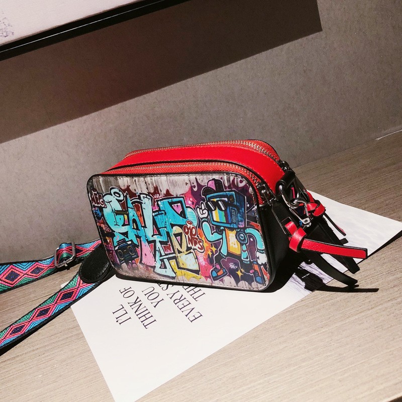 

Red Casual Graffiti Patchwork Bags