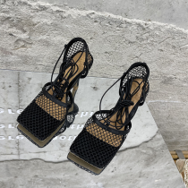 Zapatos de cuero con puerta cerrada de malla de patchwork sexy negra
