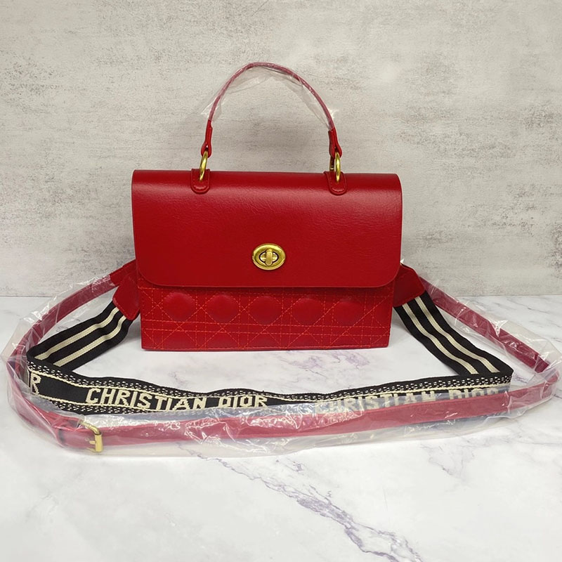 

Red Fashion Street Solid Letter Bags