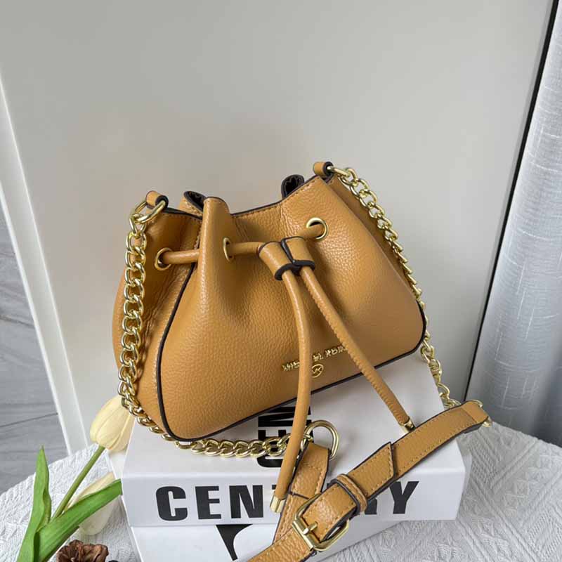 

Yellow Street Letter Chains Bags