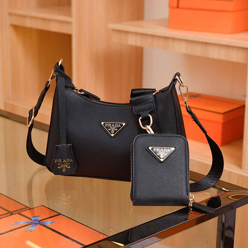 

Black Casual Street Letter Patchwork Bags