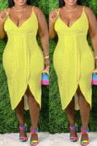 Gelbes Mode-reizvolles plus Größen-festes Patchwork-V-Ausschnitt-Riemen-Kleid