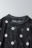 Svarta sexiga lediga pricktryck Genomskinliga asymmetriska turtleneck långärmade klänningar i plusstorlek