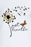 Camisetas brancas com estampa de borboleta e gola O com estampa de borboleta