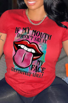 Camisetas com estampa de patchwork letra O em forma de lábios vermelhos da moda