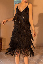 Черное сексуальное однотонное платье с кисточками в стиле пэчворк на тонких бретельках Платья