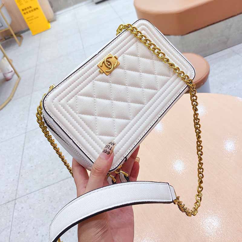 

White Casual Simplicity Geometric Chains Bags