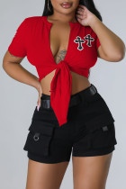 Roter, sexy, lässiger Bandage-T-Shirt mit V-Ausschnitt