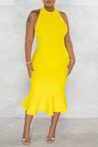 Gelbe, elegante, solide Patchwork-rückenfreie Volant-Halter-Trompeten-Meerjungfrau-Kleider