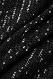Черное сексуальное однотонное платье с блестками в стиле пэчворк и перьями на тонких бретелях