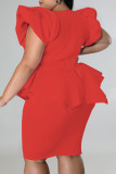 Falda de un paso con cuello en O y volantes de retazos sólidos casuales rojos de talla grande de dos piezas