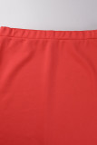 Falda de un paso con cuello en O y volantes de retazos sólidos casuales rojos de talla grande de dos piezas