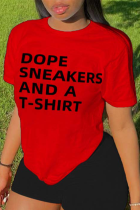 Camisetas con cuello en O de letras de patchwork con estampado básico informal rojo