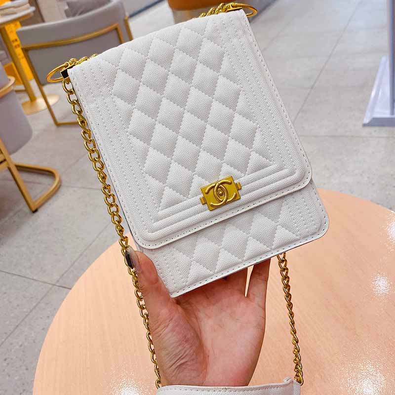 

White Casual Simplicity Solid Chains Bags