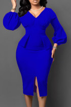 Vestidos de falda de un paso con cuello en V y pliegues de patchwork sólido elegante azul real