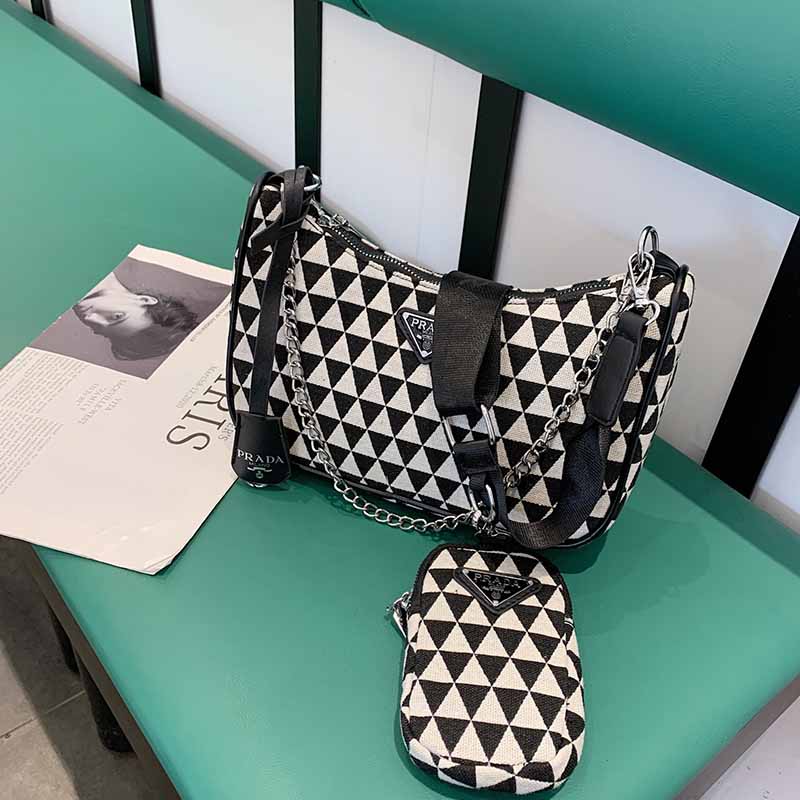 

Black Street Plaid Chains Bags